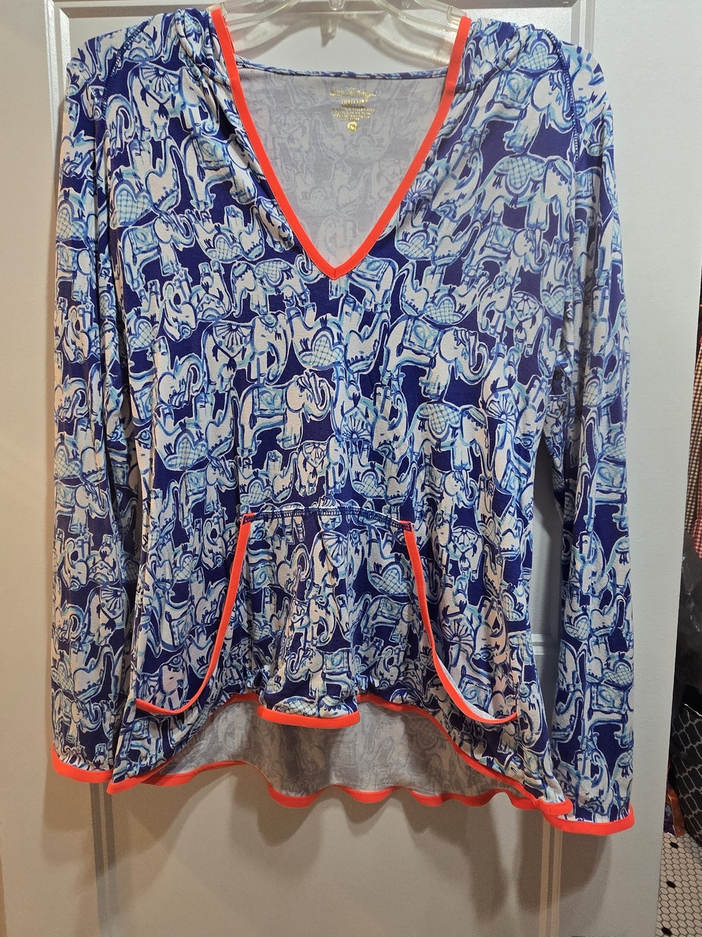 Lilly Pulitzer Blue & White Printed V-Neck Tunic with Neon Coral Trim Size M